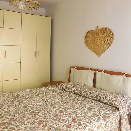 Awesome In W/ 1 Bedrooms San Remo